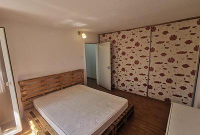Garsonieră decomandată, mobilată în Astra