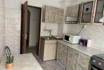 Garsonieră decomandată în Central