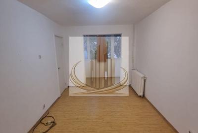 Apartament cu 3 camere semidecomandat în Șagului