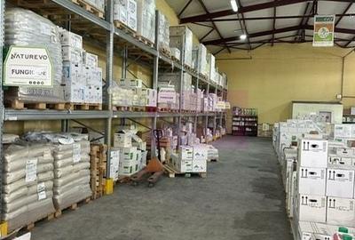 Spațiu industrial, de 3,000 mp, în Est - 3
