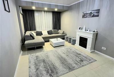 Apartament cu 4 camere semidecomandat, mobilat în City Park Mall