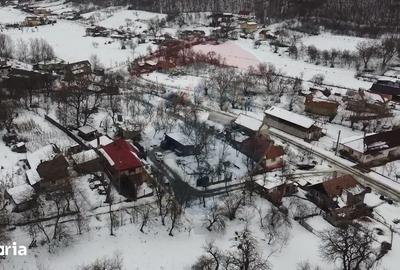Casă cu 2 camere cu Teren 3245 Mp în Vultureni