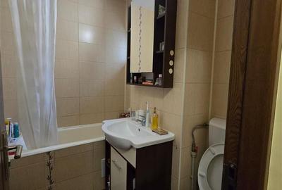 Apartament cu 3 camere semidecomandat în Podu Roș - 3