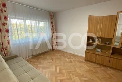 Apartament cu 2 camere decomandat, mobilat în Valea Aurie