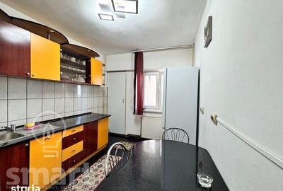 Apartament cu 3 camere decomandat în Între Lacuri