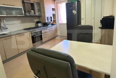 Apartament cu 3 camere decomandat, mobilat în 7 Noiembrie - 9