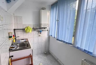 Apartament cu 3 camere semidecomandat în Central - 9
