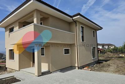 Casă individuală cu 4 camere cu Canalizare în Dezmir - 1