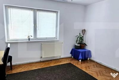 Apartament cu 3 camere decomandat în Simeria
