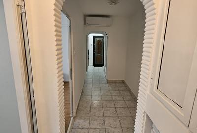 Apartament cu 3 camere decomandat în - 2