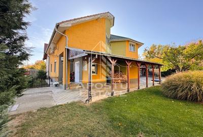 Casă individuală cu 9 camere cu Canalizare în Girocului - 1
