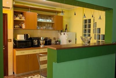 Apartament cu 4 camere decomandat în Central