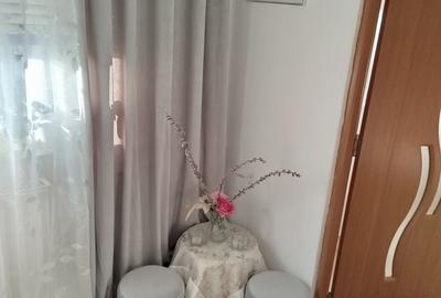 Apartament cu 2 camere semidecomandat în Grădiște