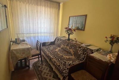 Apartament cu 3 camere semidecomandat în Micro 38 - 1