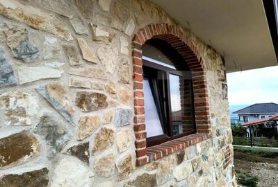 Casă cu 4 camere cu Teren 450 Mp în Dezmir