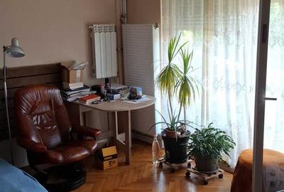 Apartament cu 3 camere decomandat în Rogerius