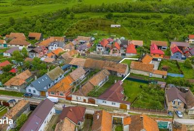 Casă cu 4 camere cu Teren 1068 Mp în Părău - 1