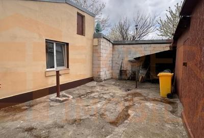 Casă individuală cu 3 camere cu Canalizare în CET - 12
