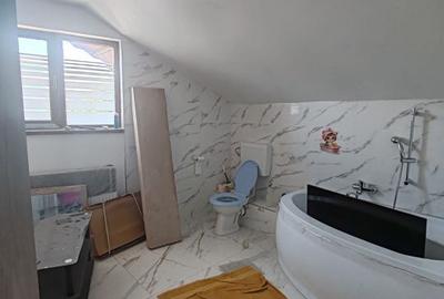 Casă cu 4 camere cu Teren 150 Mp în Central - 1
