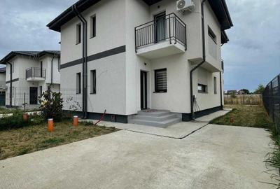 Casă cu 3 camere cu Teren 236 Mp în Berceni - 1