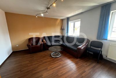 Apartament cu 4 camere decomandat, mobilat în Vasile Aaron - 2