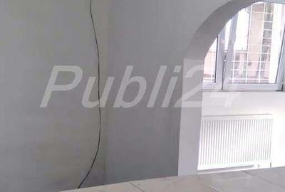 Spațiu comercial, de 50 mp, în Central - 6