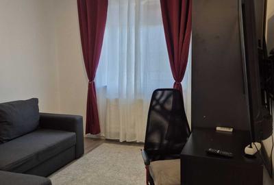 Garsonieră decomandată în Central