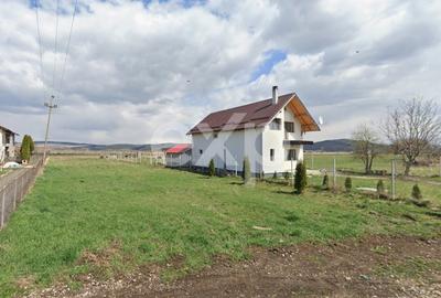 Teren Construcții intravilan de 1300 mp, în Bod