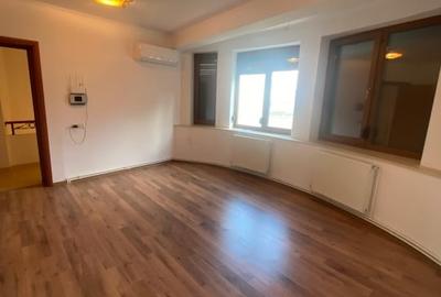 Casă individuală cu 7 camere cu Canalizare în Ultracentral - 16