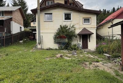 Apartament cu 3 camere semidecomandat în Cioplea