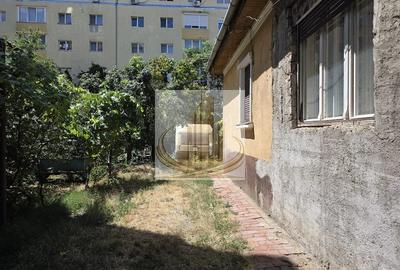 Casă cu Teren 717 Mp în Torontalului