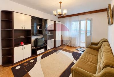 Apartament cu 3 camere decomandat în Gemenii