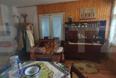 Casă cu 5 camere cu Teren 240 Mp în Central