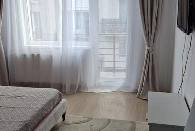 Apartament cu 3 camere decomandat în Casele Micești