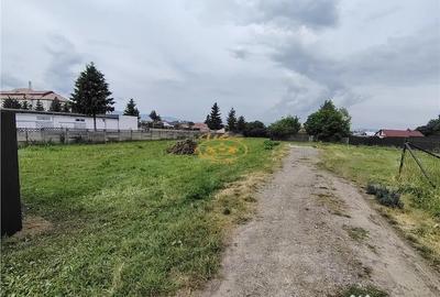 Teren de 3672 mp, în Central - 13