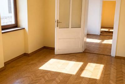Apartament cu 2 camere decomandat în Central - 1
