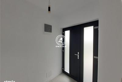 Casă cu 4 camere în Breazu