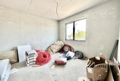 Casă cu 4 camere cu Teren 250 Mp în Sânandrei