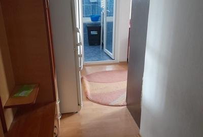 Apartament cu 2 camere decomandat în Micro 21 - 2