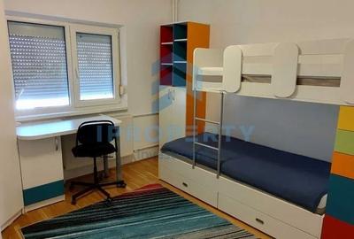 Apartament cu 3 camere decomandat în Nerva Traian