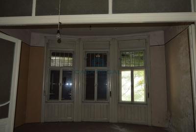 Casă individuală cu 19 camere cu Canalizare în Central - 19