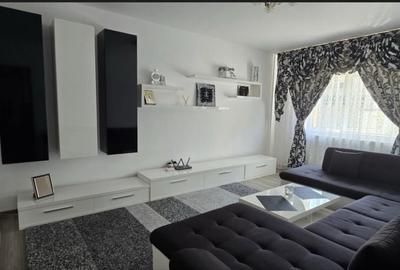 Apartament cu 3 camere decomandat în Micro 3 - 7