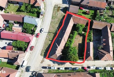 Casă cu 4 camere în Mândra