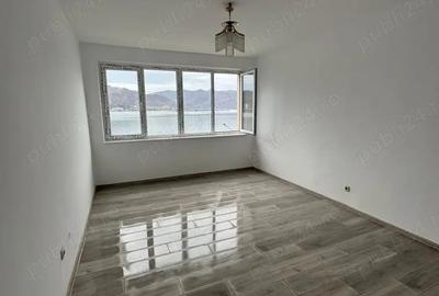 Apartament cu 2 camere decomandat în Orșova