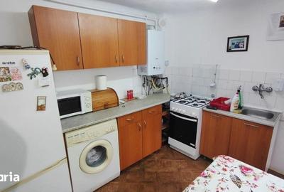 Casă cu 6 camere cu Teren 385 Mp în Dâmbul Rotund