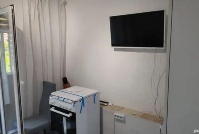 Apartament cu 2 camere decomandat în Km 5 - 1