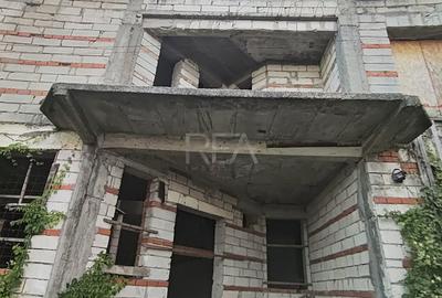Duplex cu 10 camere cu Teren 1430 Mp în Domnești - 1