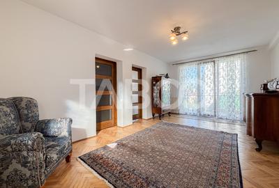 Apartament cu 3 camere semidecomandat, mobilat în Andrei Mureșanu
