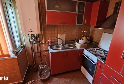 Apartament cu 3 camere decomandat în Găvana