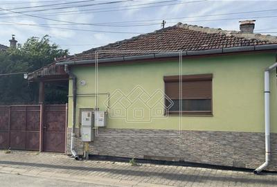 Casă cu 2 camere cu Teren 1167 Mp în Central - 1